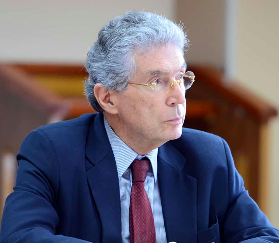 Roberto <strong> Dobles </strong>