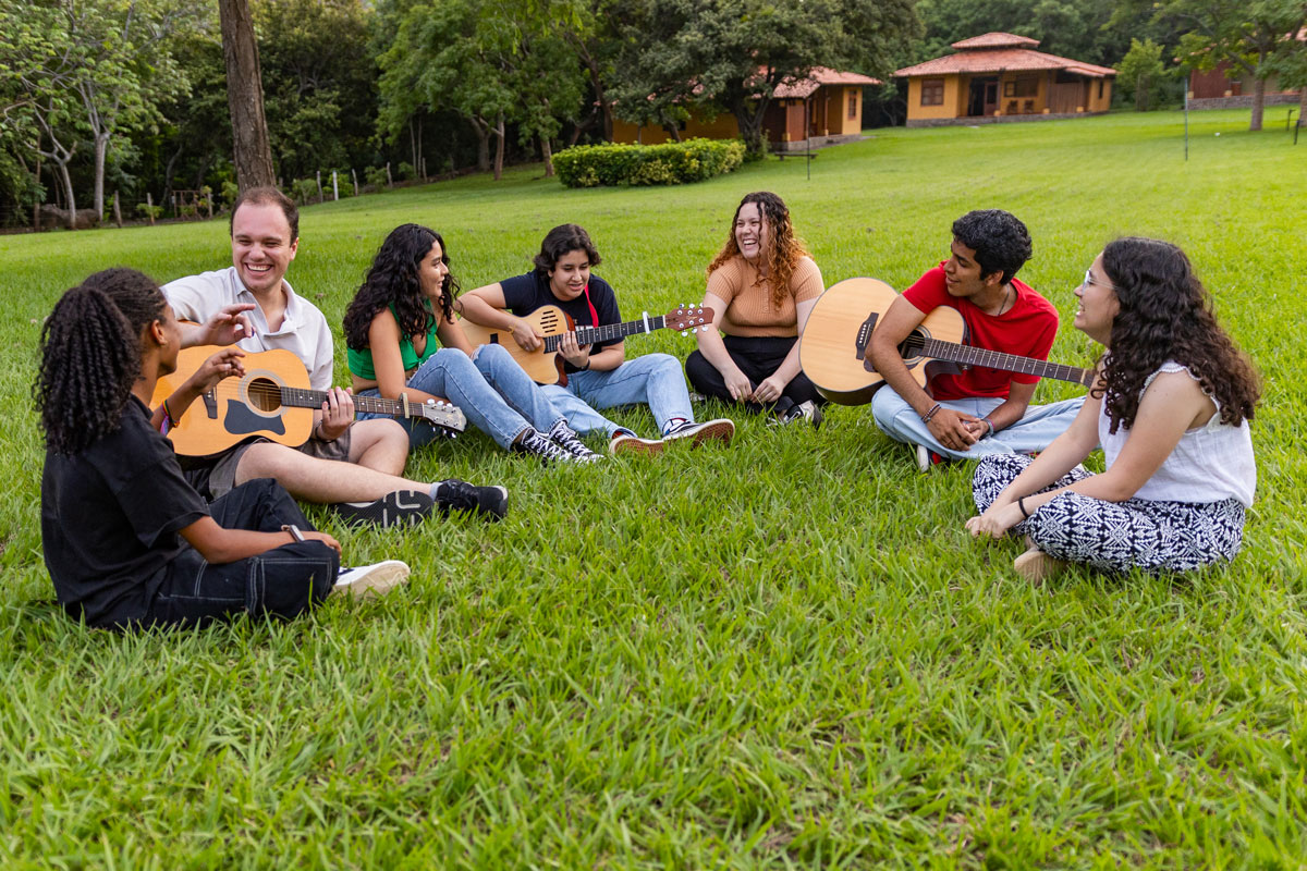 Estudiantes Divirtiendose