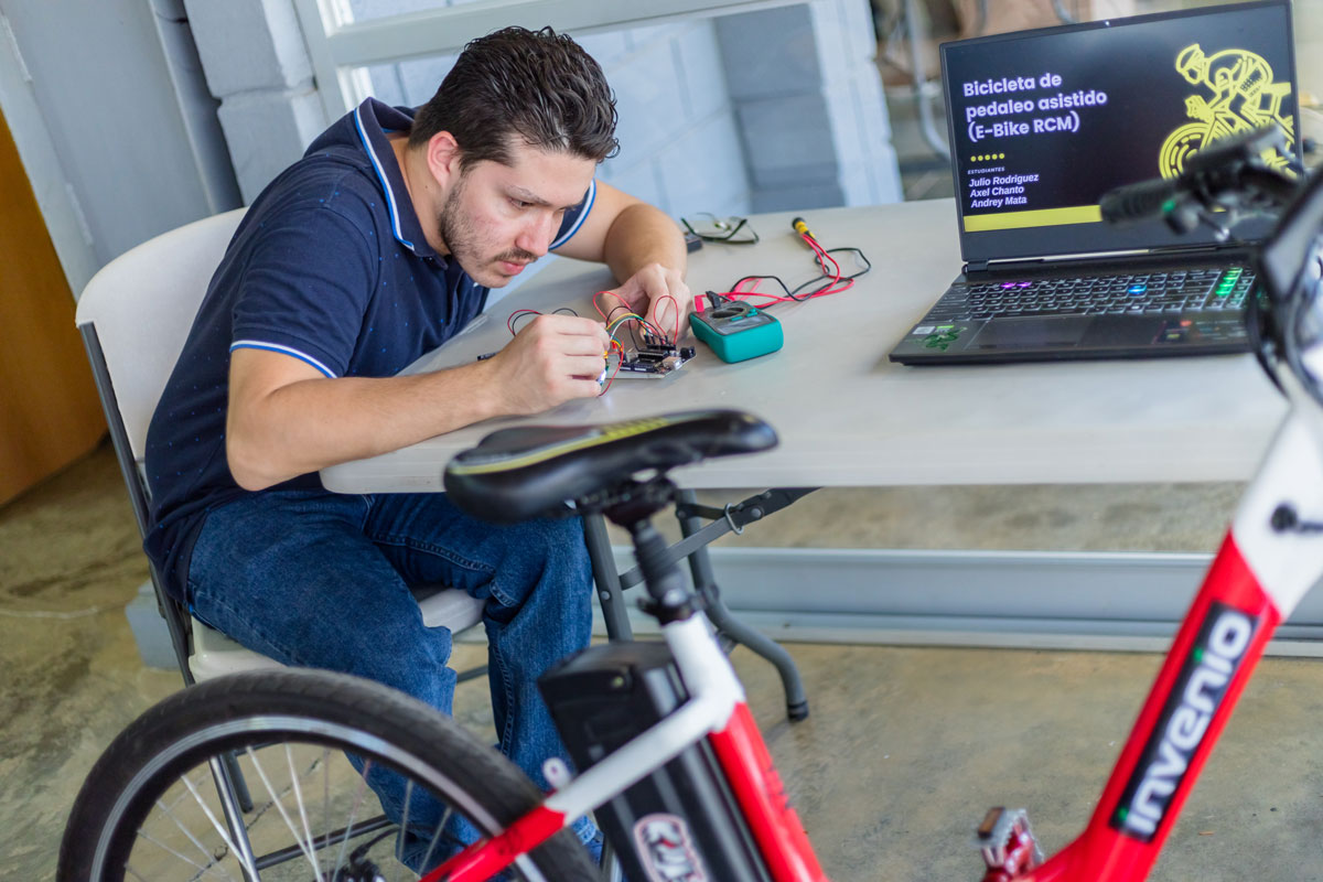 Electric Bike Mechatronics Student